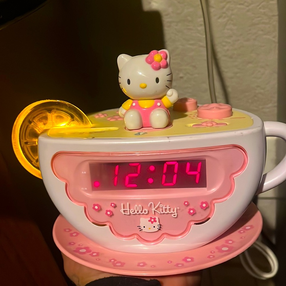 HELLO KITTY VINTAGE ALARM CLOCK
